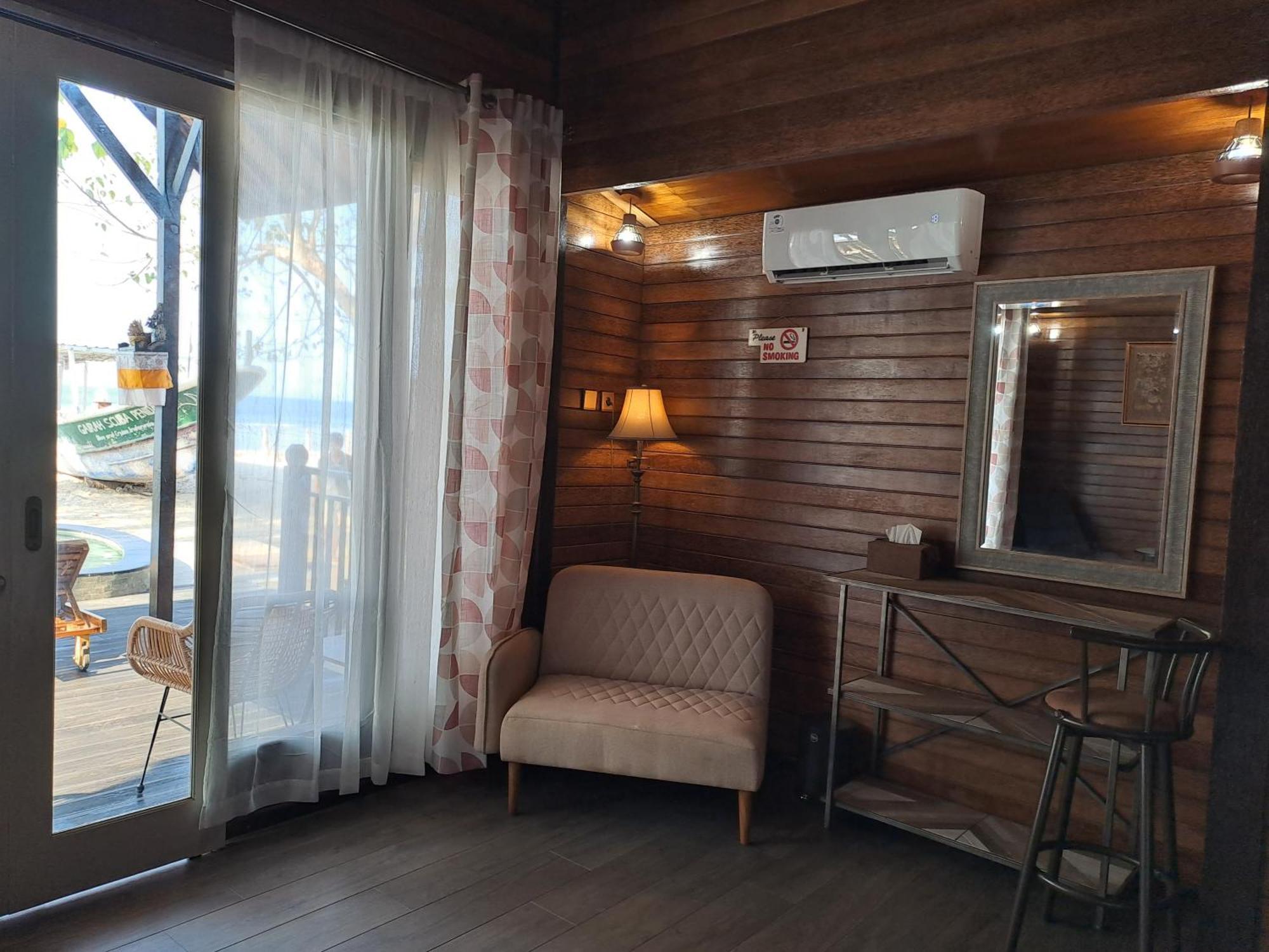 Beach House Penida Ped Room photo